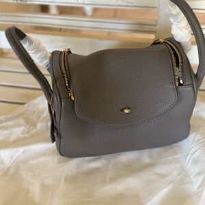 Elegant Gray Leather Shoulder Bag M118